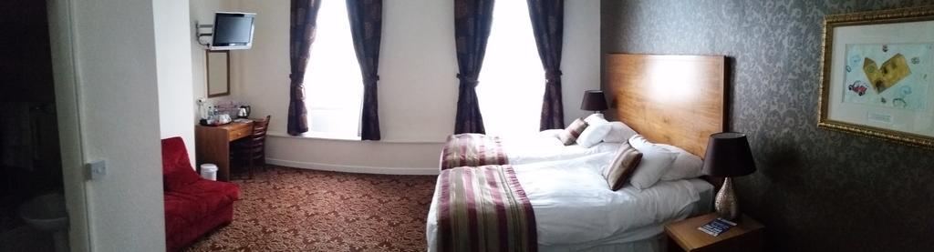 The Three Tuns Hotel Wetherspoon Thirsk Camera foto