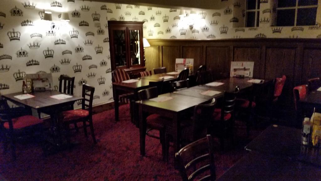 The Three Tuns Hotel Wetherspoon Thirsk Esterno foto