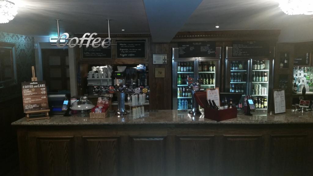 The Three Tuns Hotel Wetherspoon Thirsk Esterno foto