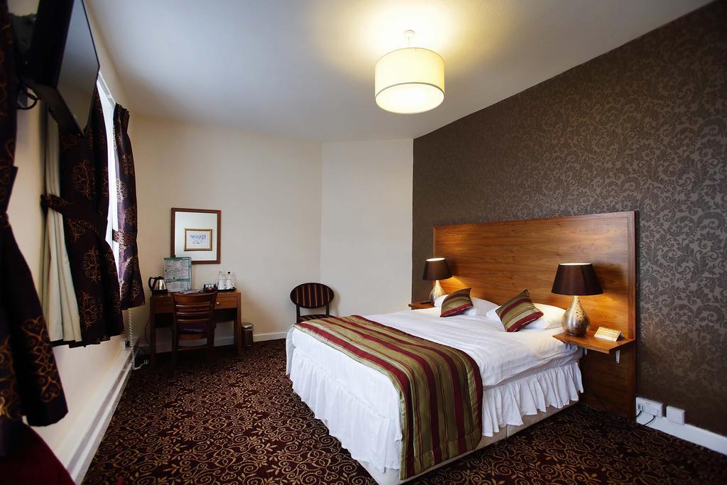 The Three Tuns Hotel Wetherspoon Thirsk Camera foto
